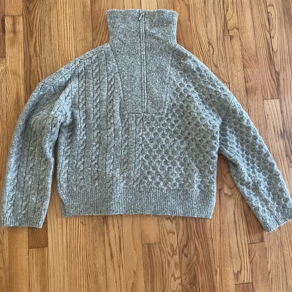 Abercrombie & Fitch Gray Cable Knit Turtleneck Sweater - Picture 2 of 4